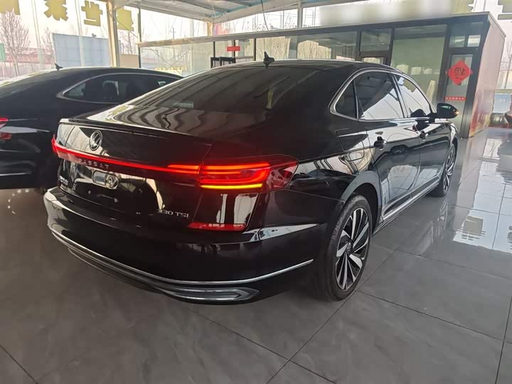 Фото 7 - Volkswagen Passat