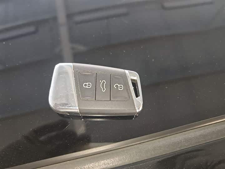 Фото 9 - Volkswagen Passat