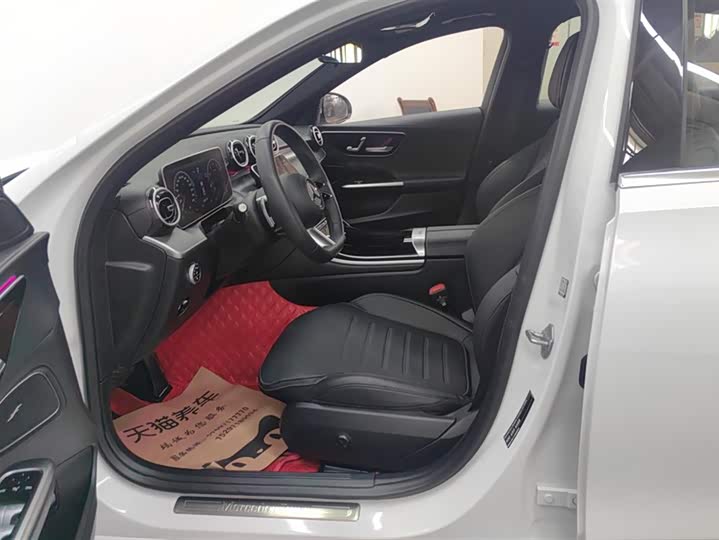 Фото 9 - Mercedes-Benz C-Class