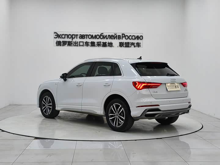 Фото 4 - Audi Q3