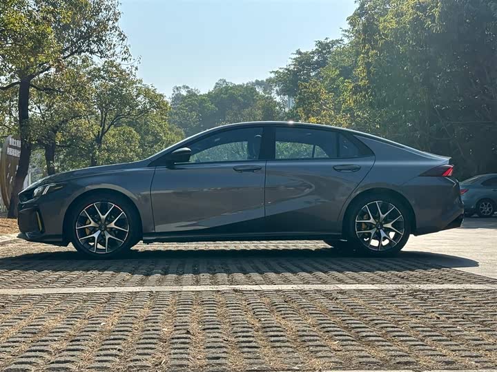 Фото 7 - GAC Trumpchi Empow R