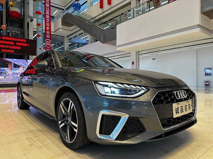 Фото 4 - Audi A4L