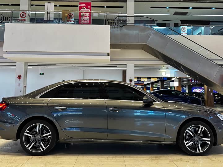 Фото 7 - Audi A4L