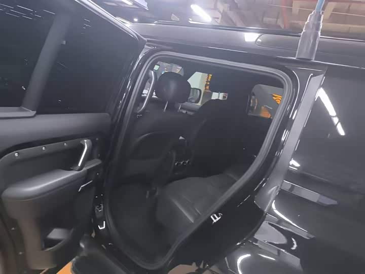 Фото 6 - Land Rover Defender