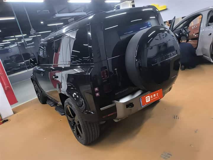 Фото 9 - Land Rover Defender