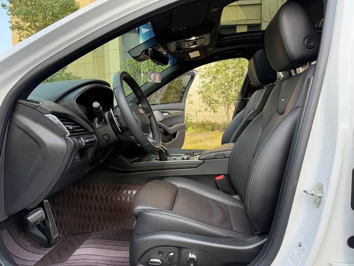 Фото 8 - Cadillac CT5