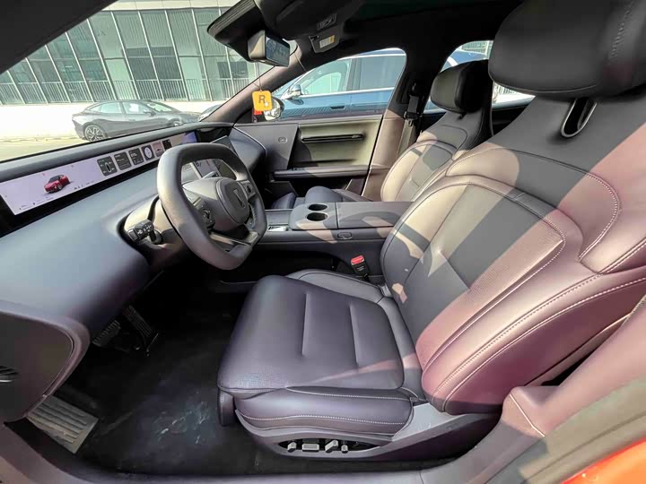 Фото 9 - Avatr 06