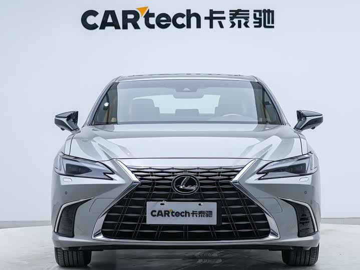 Фото 6 - Lexus ES