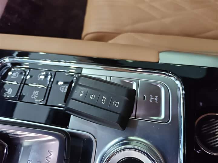 Фото 9 - Tank 500 Hybrid