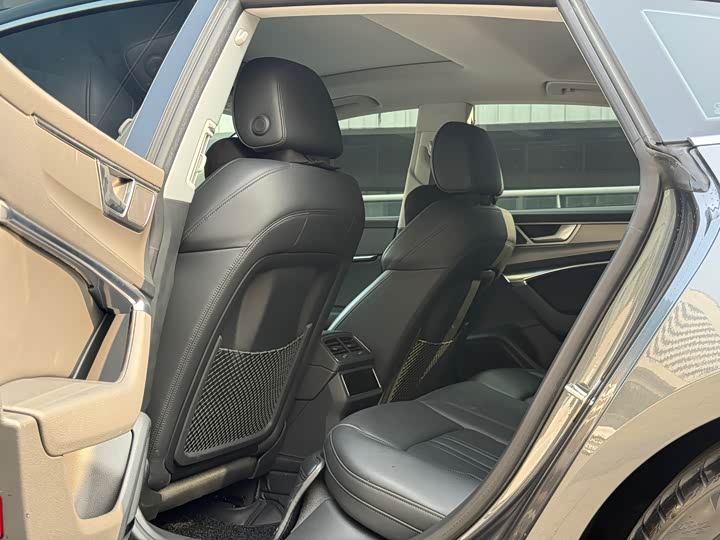 Фото 7 - Audi A7