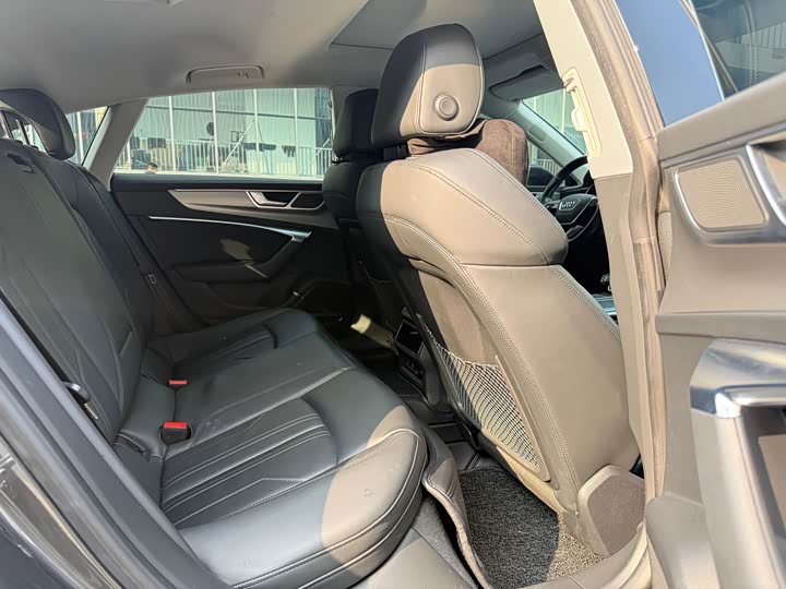 Фото 8 - Audi A7