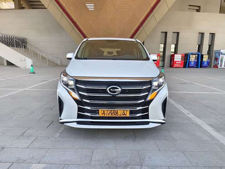 Фото 2 - GAC Trumpchi M8