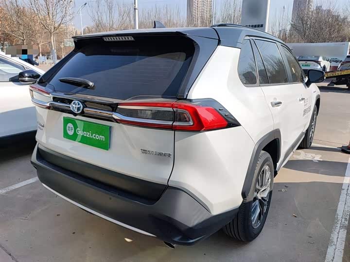 Фото 7 - Toyota Wildlander