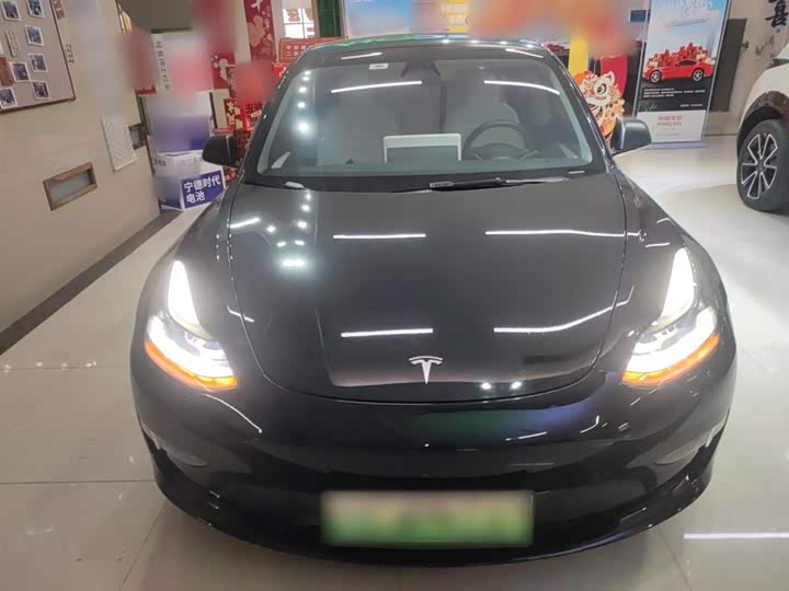 Фото 3 - Tesla Model 3