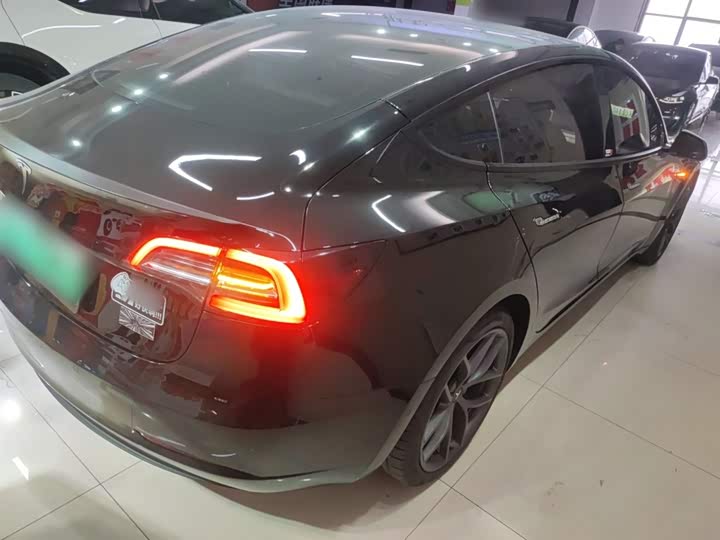 Фото 7 - Tesla Model 3