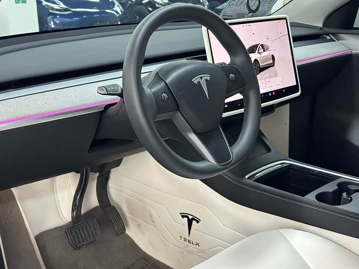 Фото 4 - Tesla Model Y