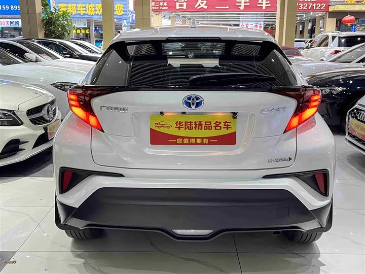 Фото 5 - Toyota C-HR