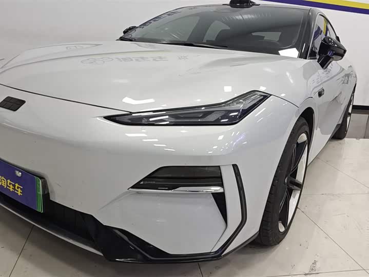 Фото 5 - Geely Galaxy E8