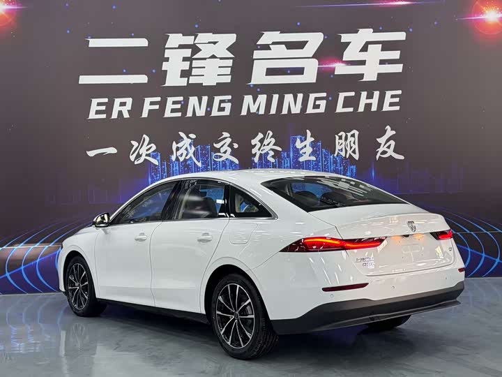 Фото 6 - Roewe D7