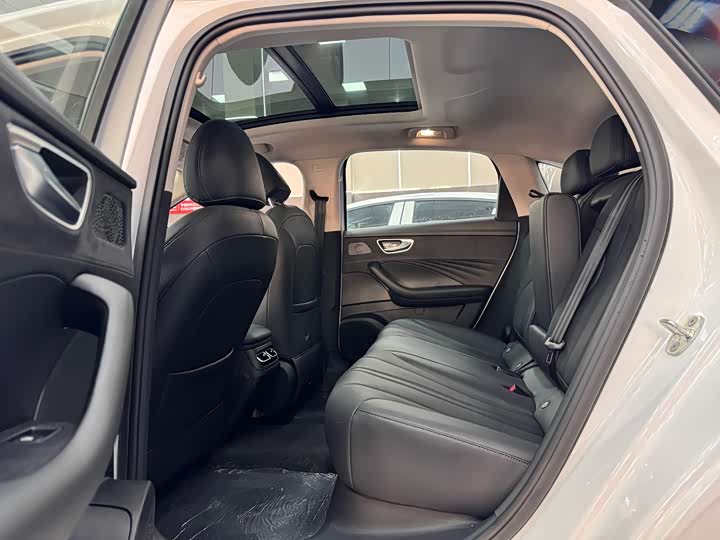 Фото 8 - Roewe D7