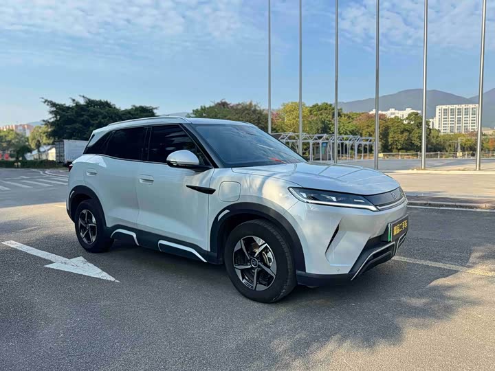 Фото 3 - BYD Yuan Up