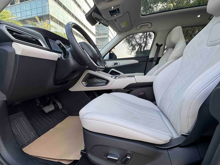 Фото 4 - BYD Yuan Up