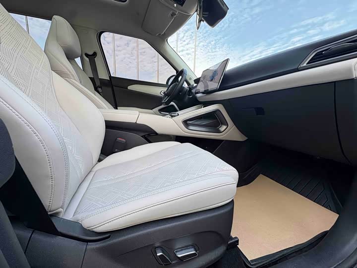 Фото 5 - BYD Yuan Up