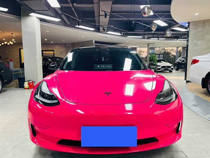 Фото 2 - Tesla Model 3