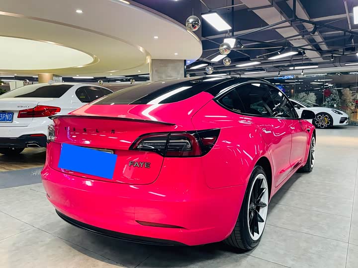 Фото 4 - Tesla Model 3