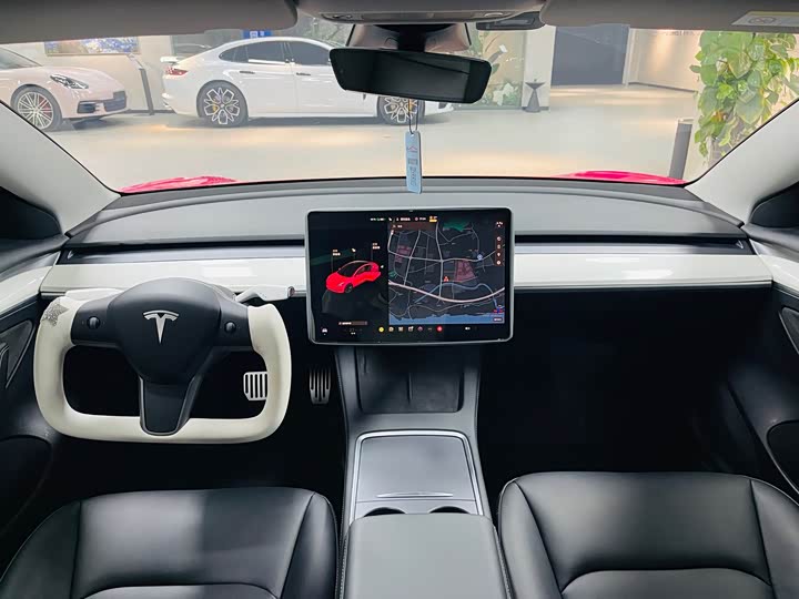 Фото 7 - Tesla Model 3