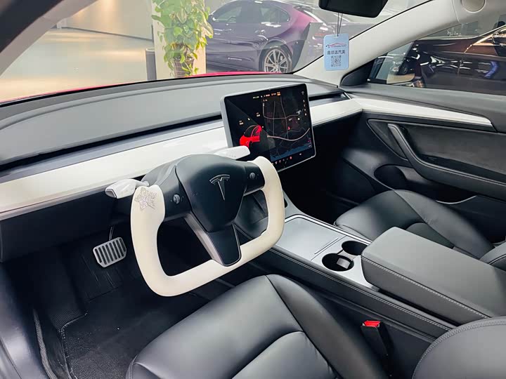 Фото 8 - Tesla Model 3