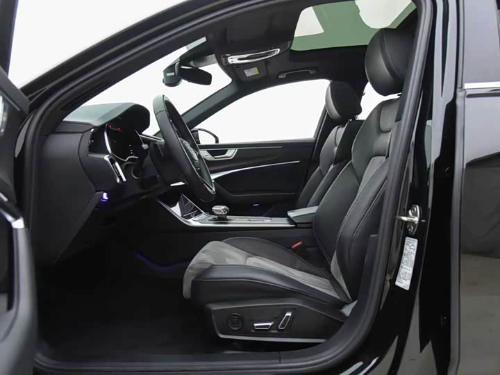 Фото 8 - Audi A6L