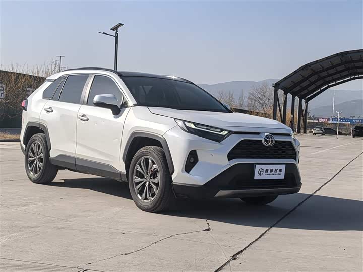 Фото 2 - Toyota RAV4