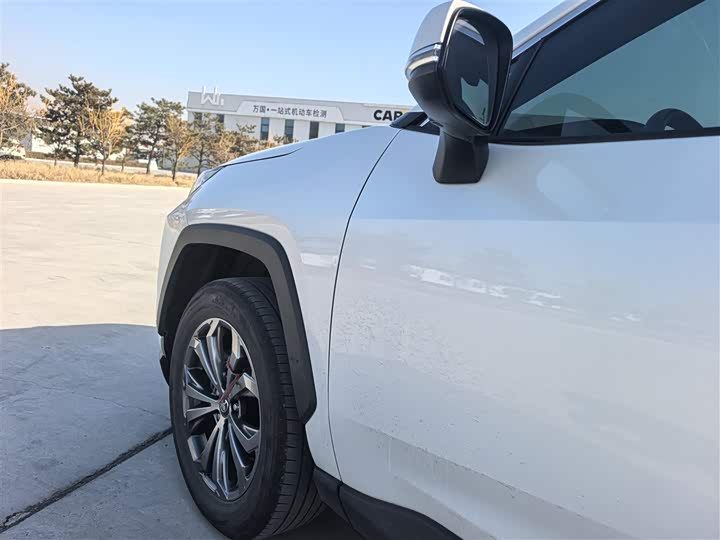 Фото 5 - Toyota RAV4