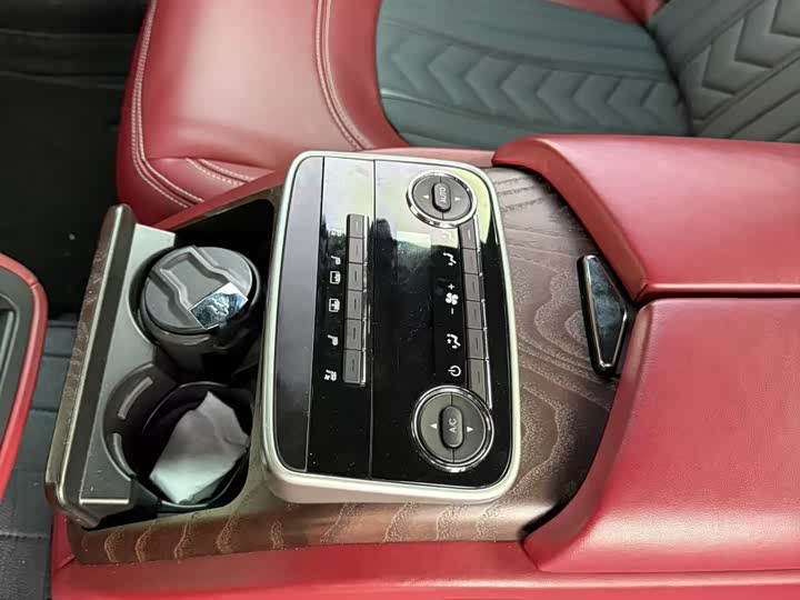 Фото 7 - Maserati Quattroporte