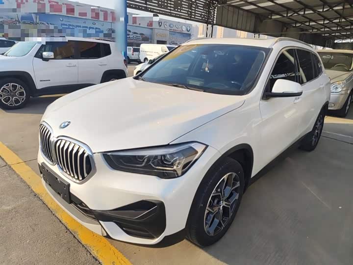 Фото 2 - BMW X1