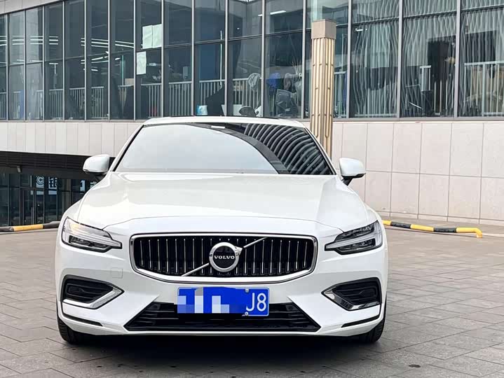Фото 2 - Volvo S60