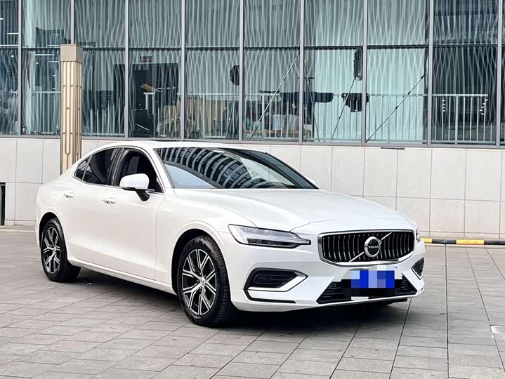 Фото 3 - Volvo S60