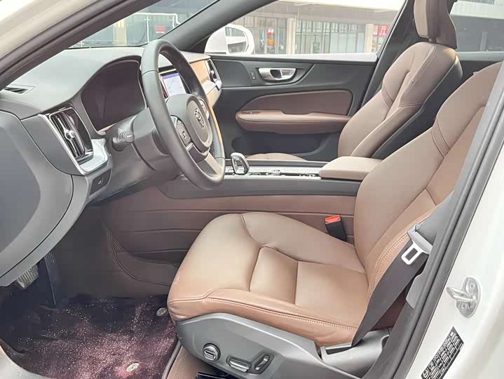 Фото 4 - Volvo S60