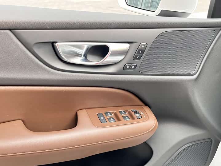 Фото 5 - Volvo S60