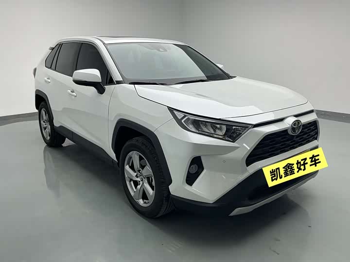 Фото 3 - Toyota RAV4