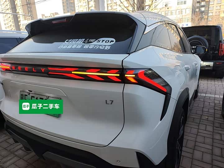 Фото 8 - Geely Galaxy L7