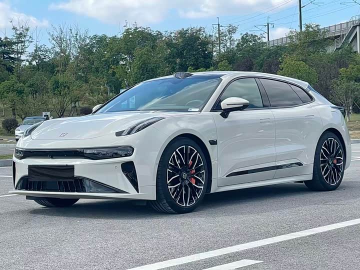 Фото 1 - Zeekr 001