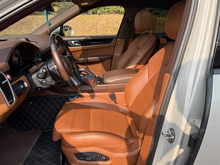 Фото 8 - Porsche Cayenne