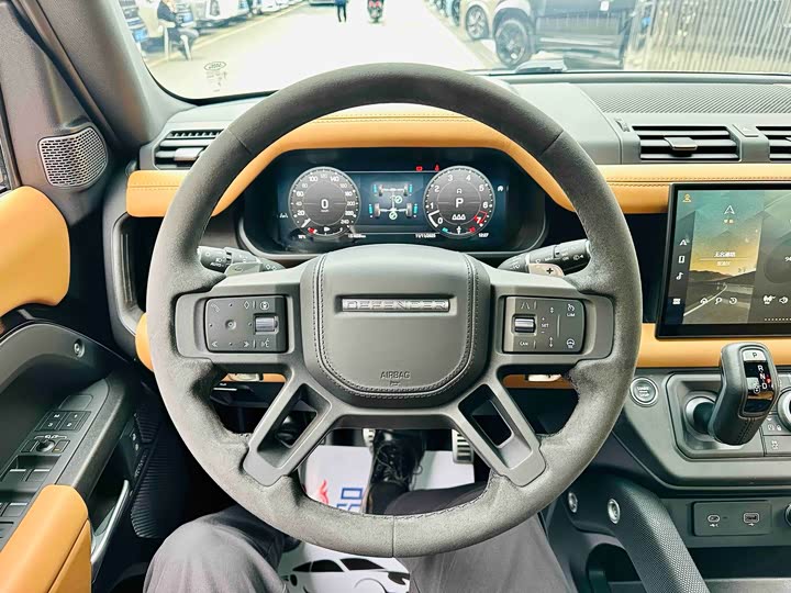 Фото 8 - Land Rover Defender