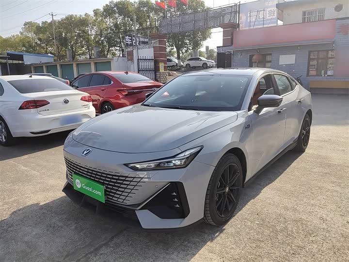 Фото 1 - Changan UNI-V Hybrid