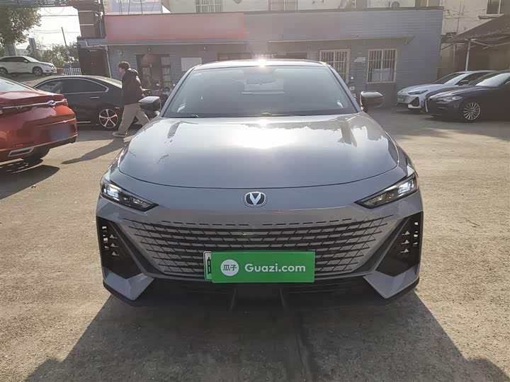 Фото 3 - Changan UNI-V Hybrid