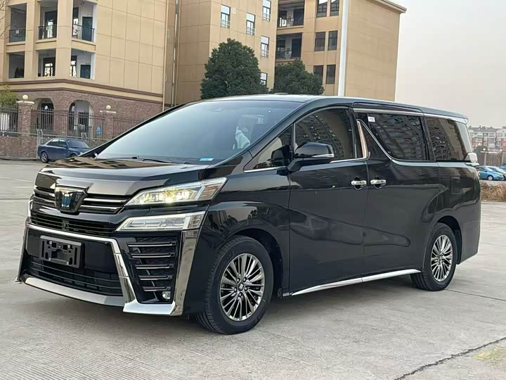 Фото 1 - Toyota Vellfire
