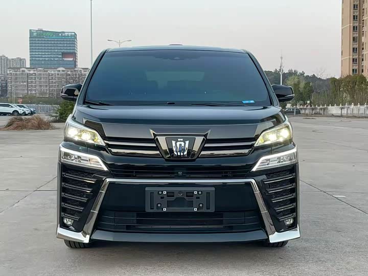 Фото 2 - Toyota Vellfire