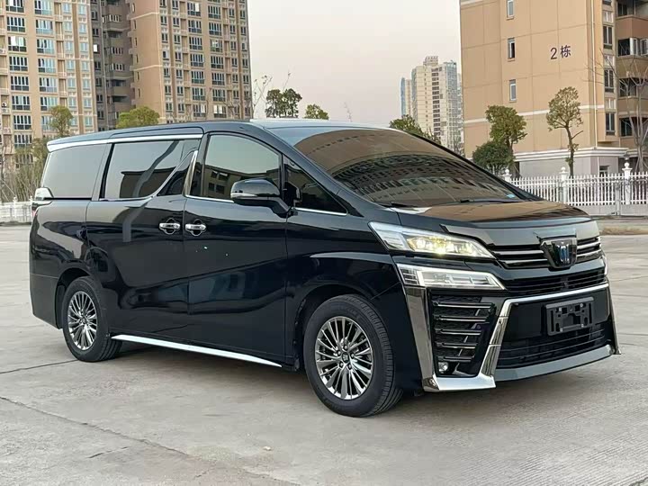 Фото 3 - Toyota Vellfire